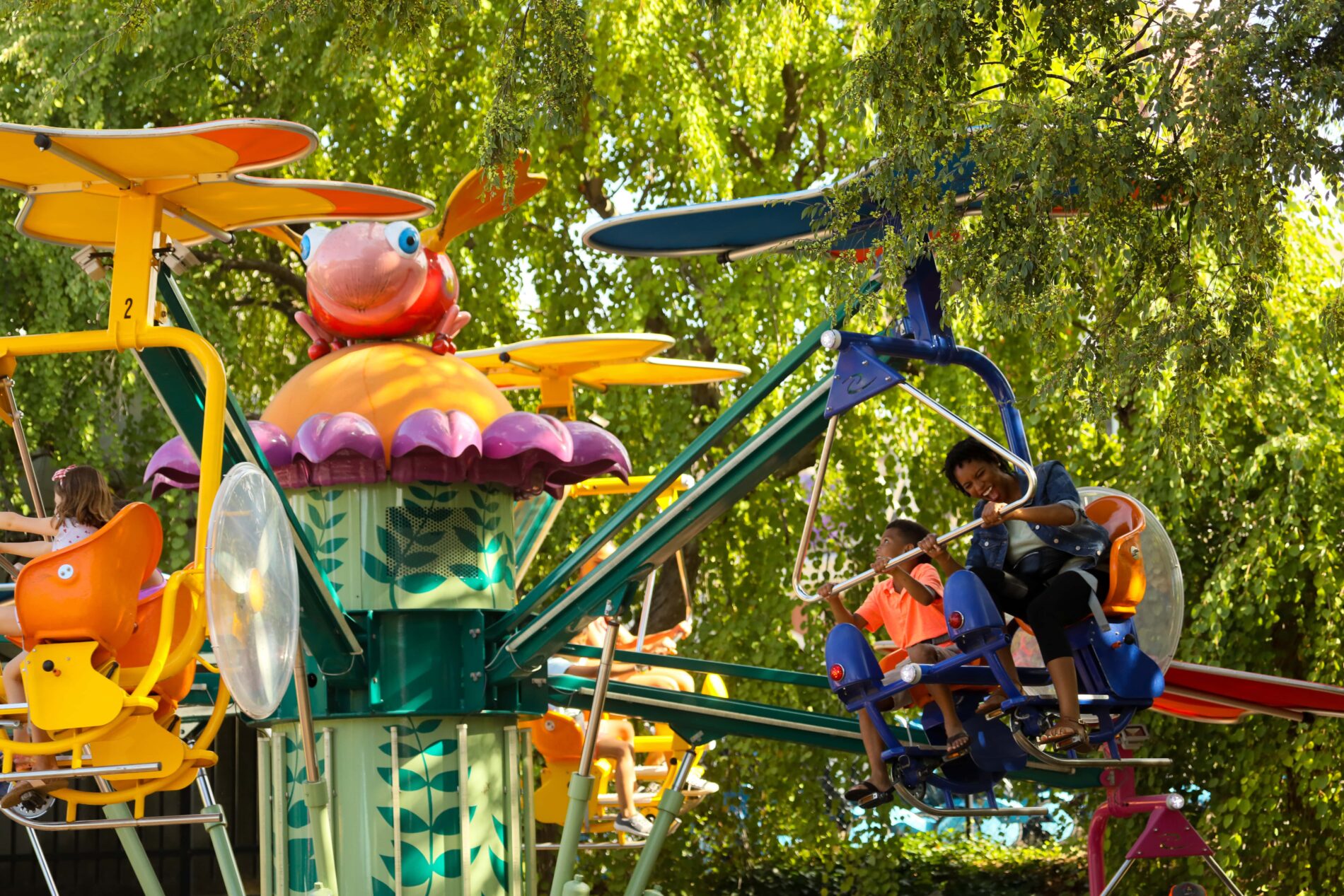 kids ride at Kentucky Kingdom