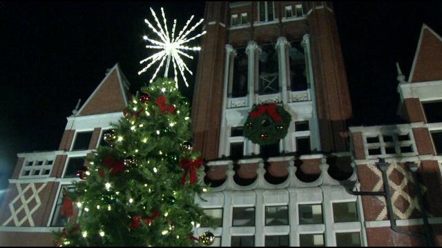 Christmas tree start at Bardstown Square