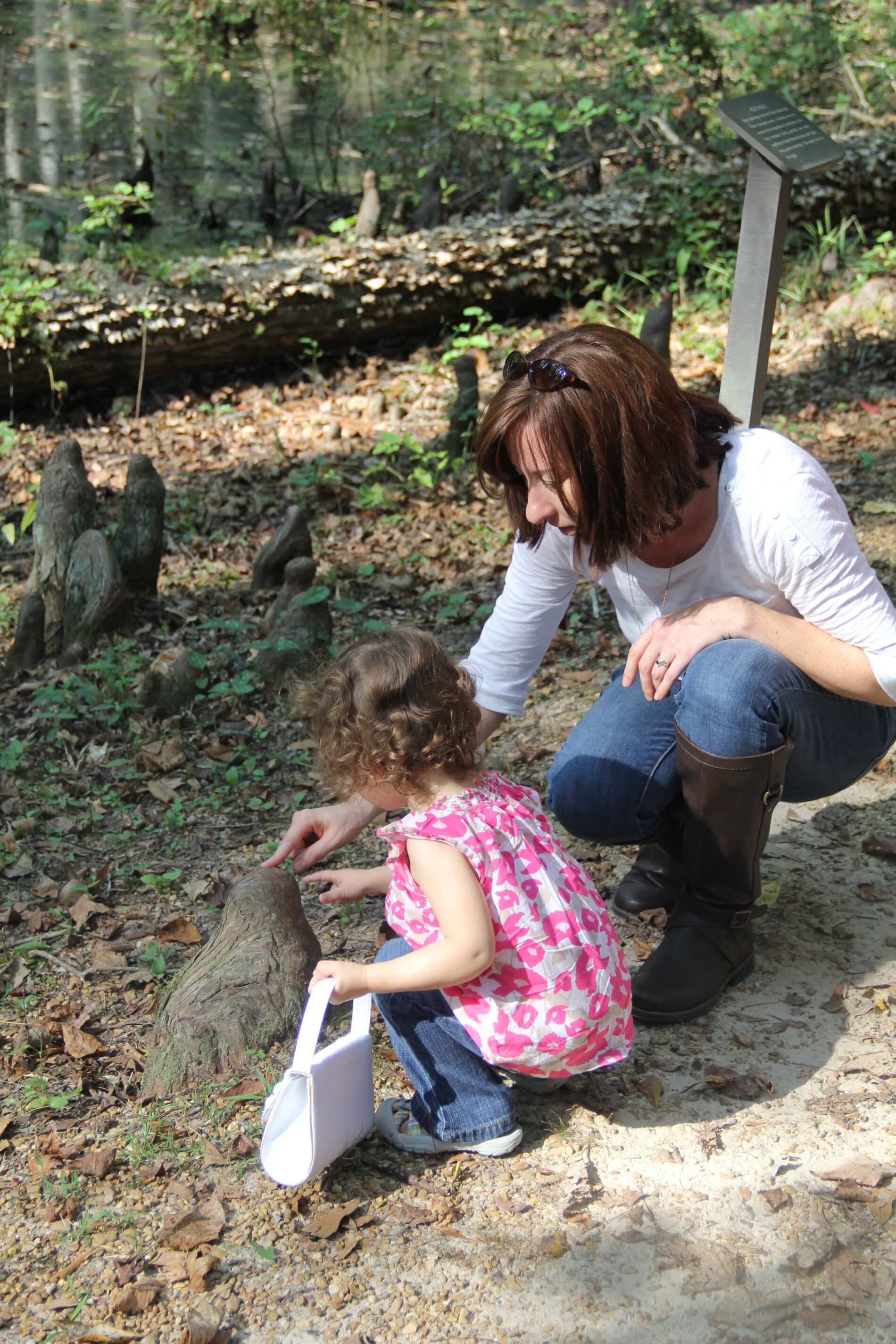 mom and daughter exploring Natchez Trace Parkway