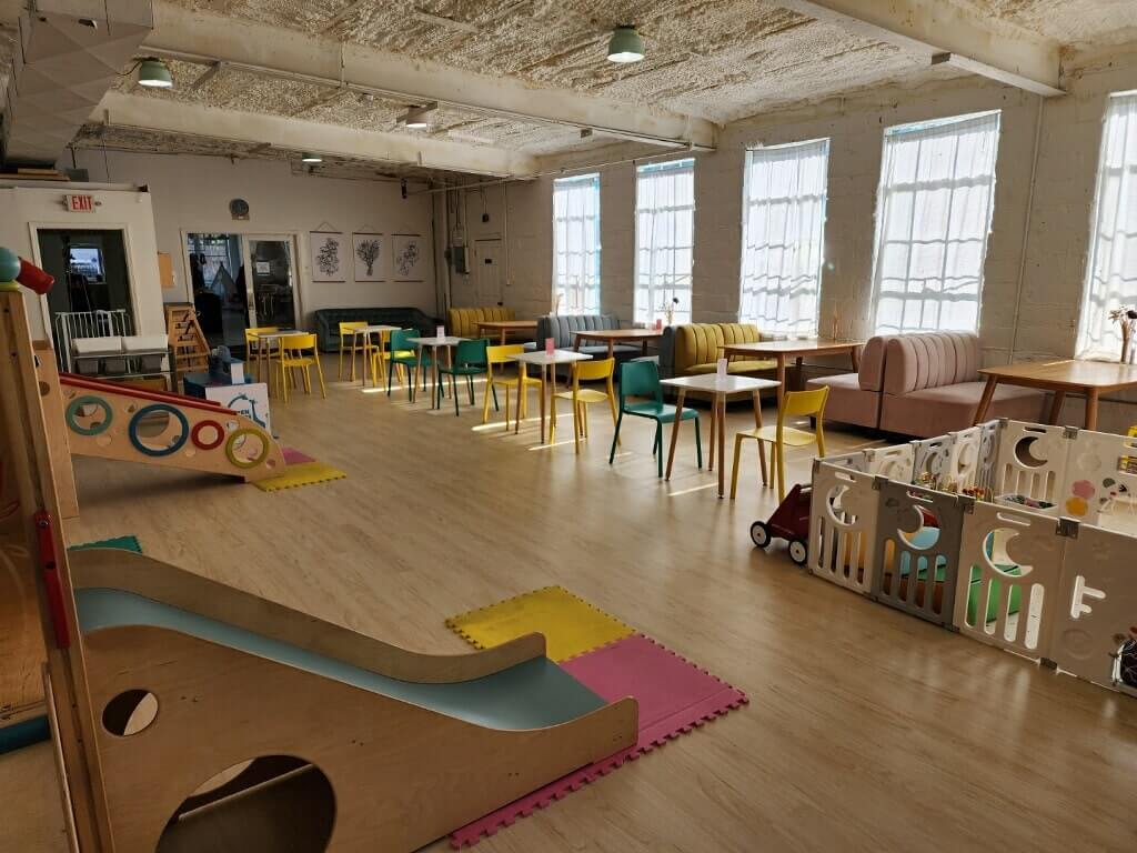 Glow Worm Cafe & Play