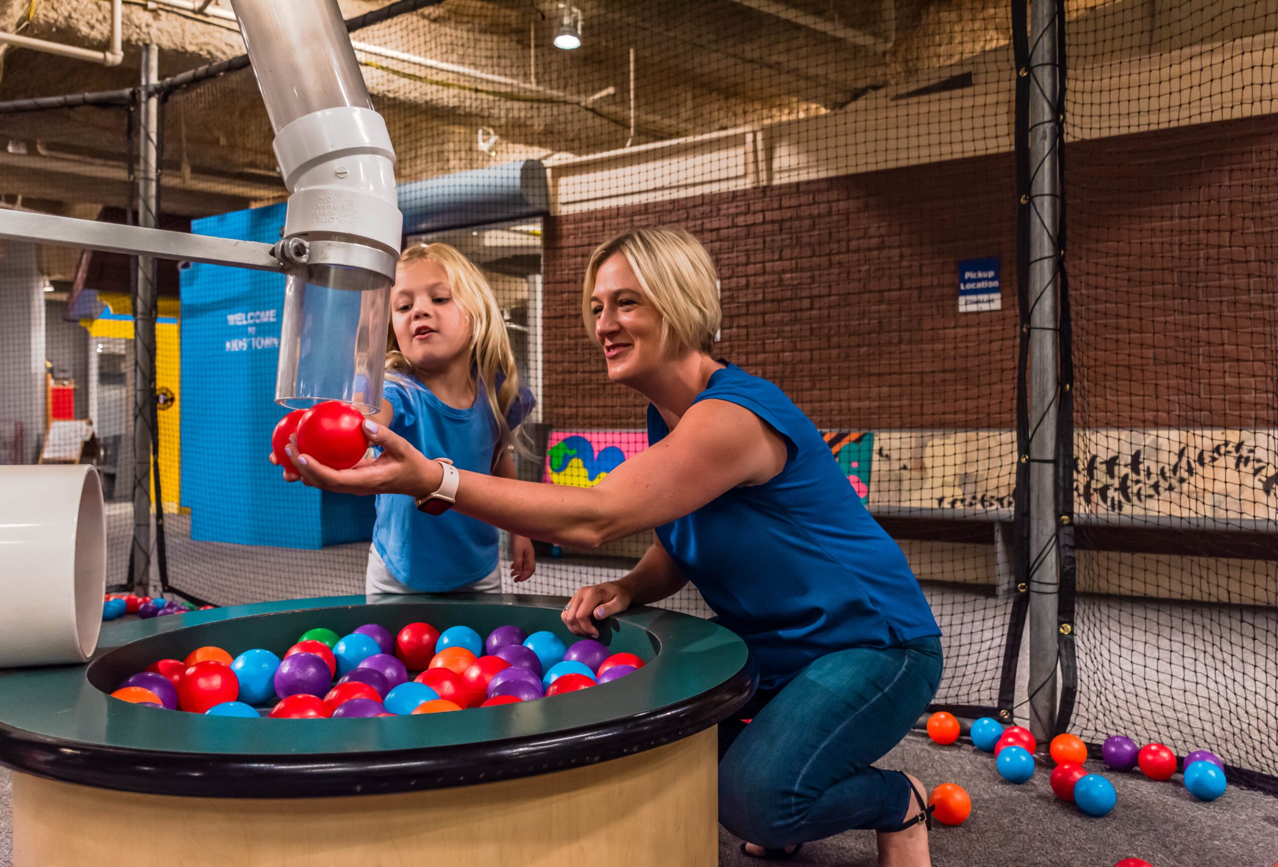 mom and daughter at Children's Museum at Cincinnati Museum Center