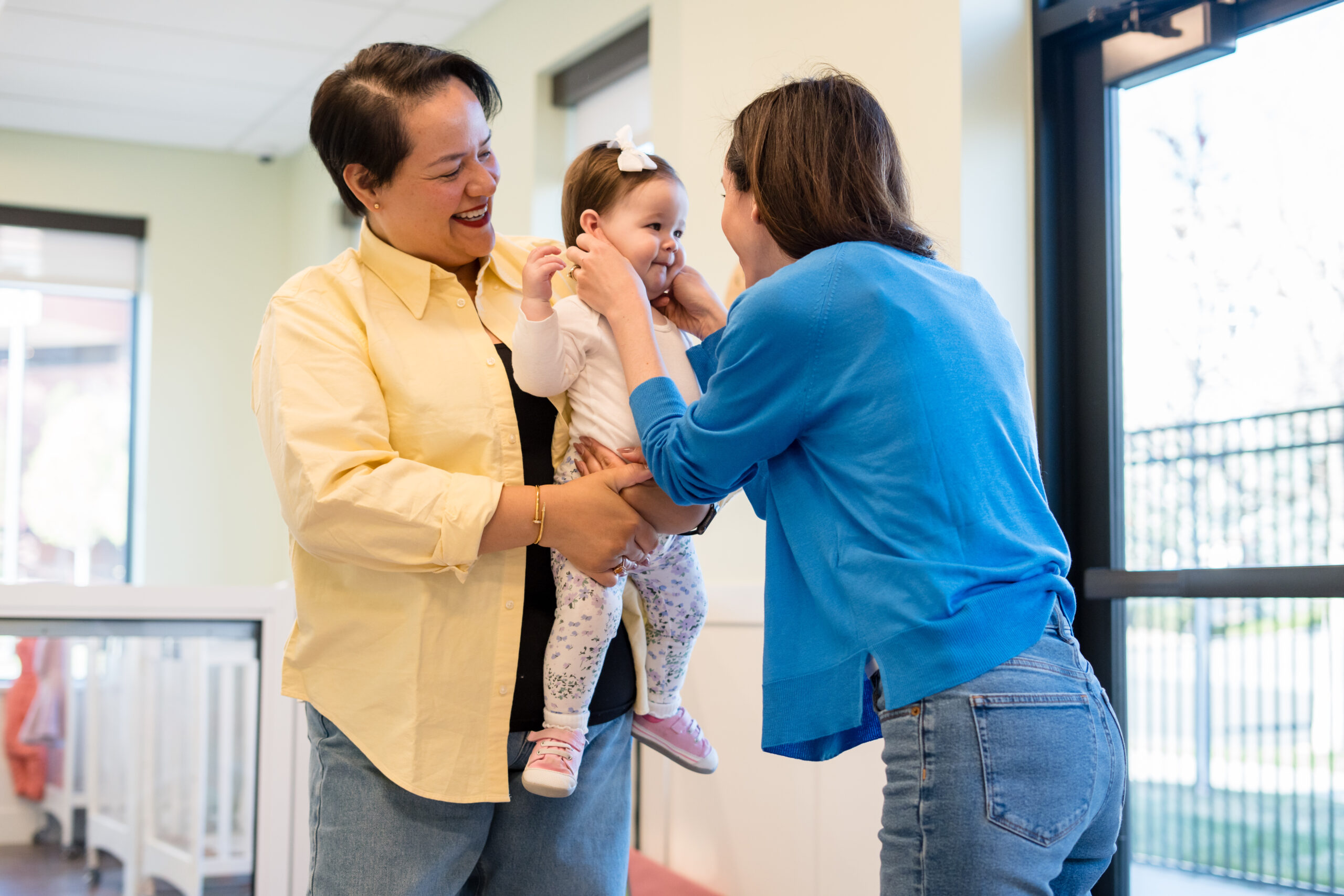 parent dropping of child to preschool